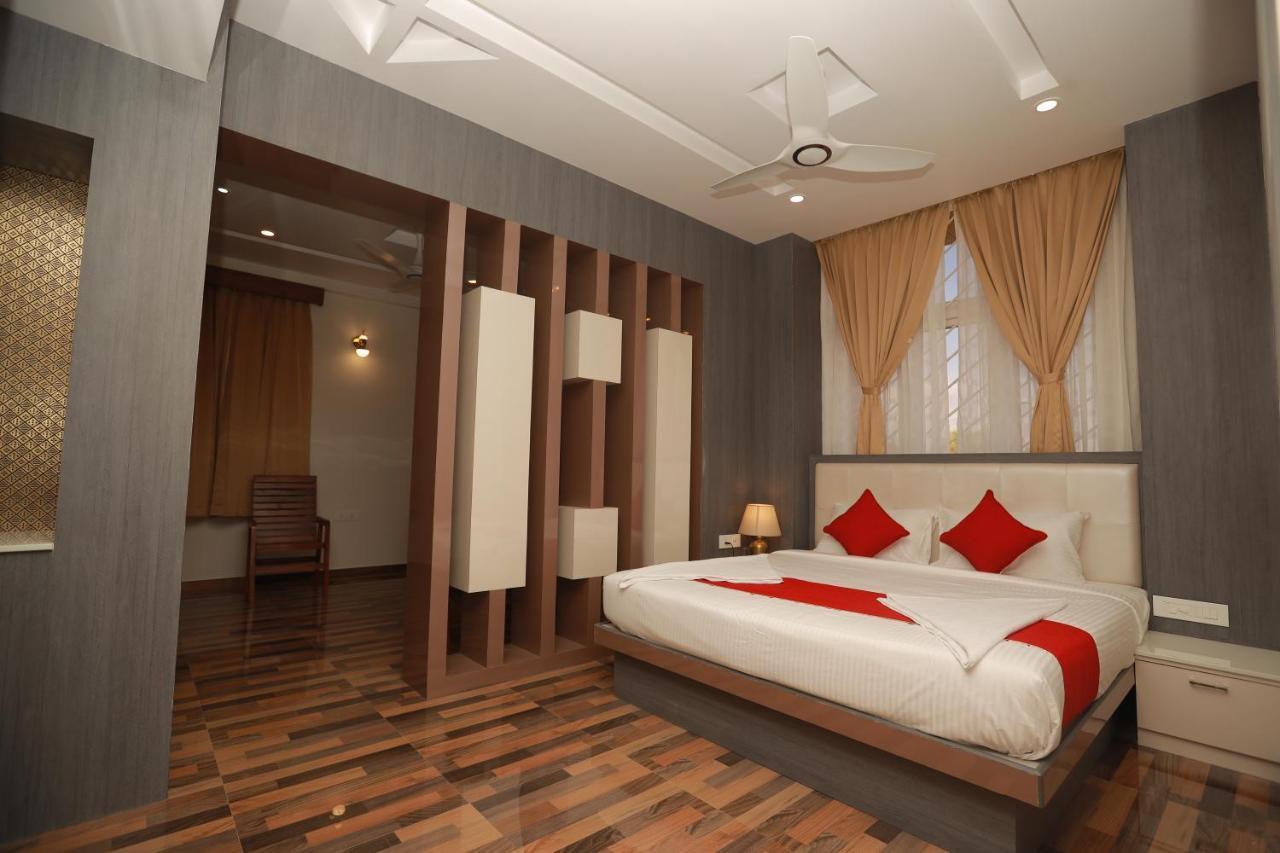 Sree Bharat Residency Hotel Alandurai ภายนอก รูปภาพ