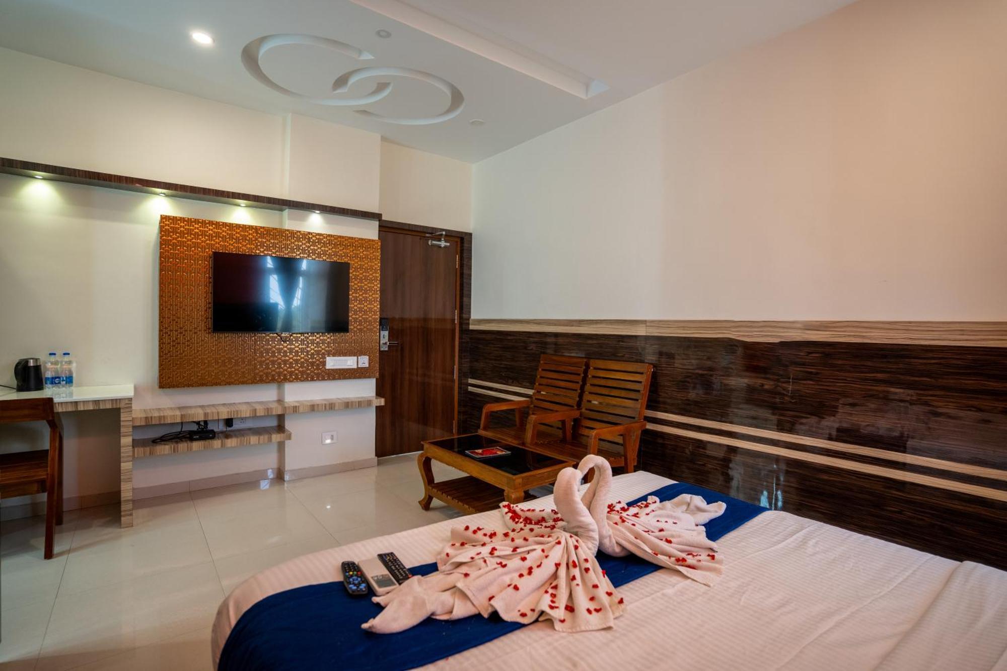 Sree Bharat Residency Hotel Alandurai ภายนอก รูปภาพ