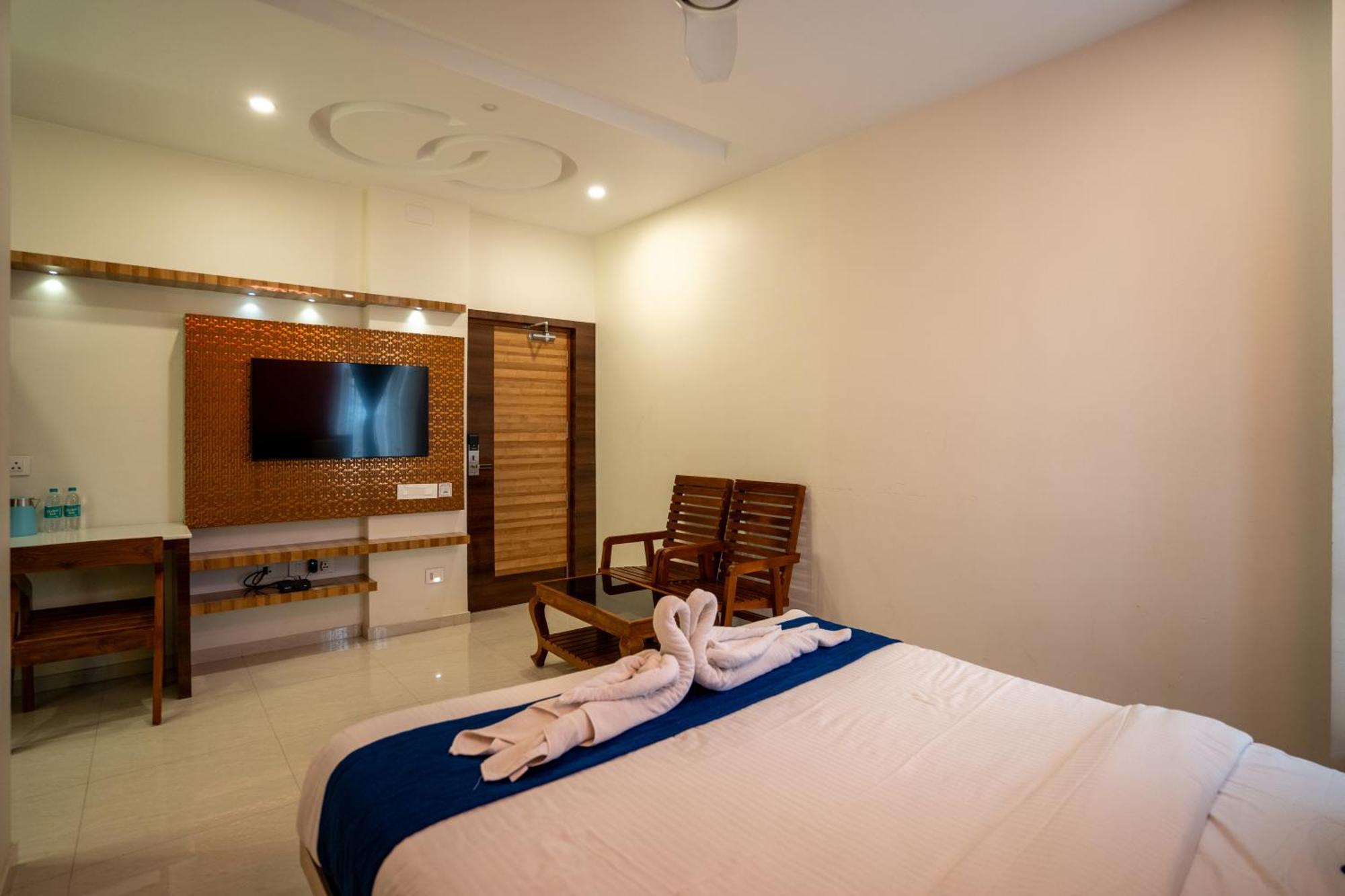 Sree Bharat Residency Hotel Alandurai ภายนอก รูปภาพ